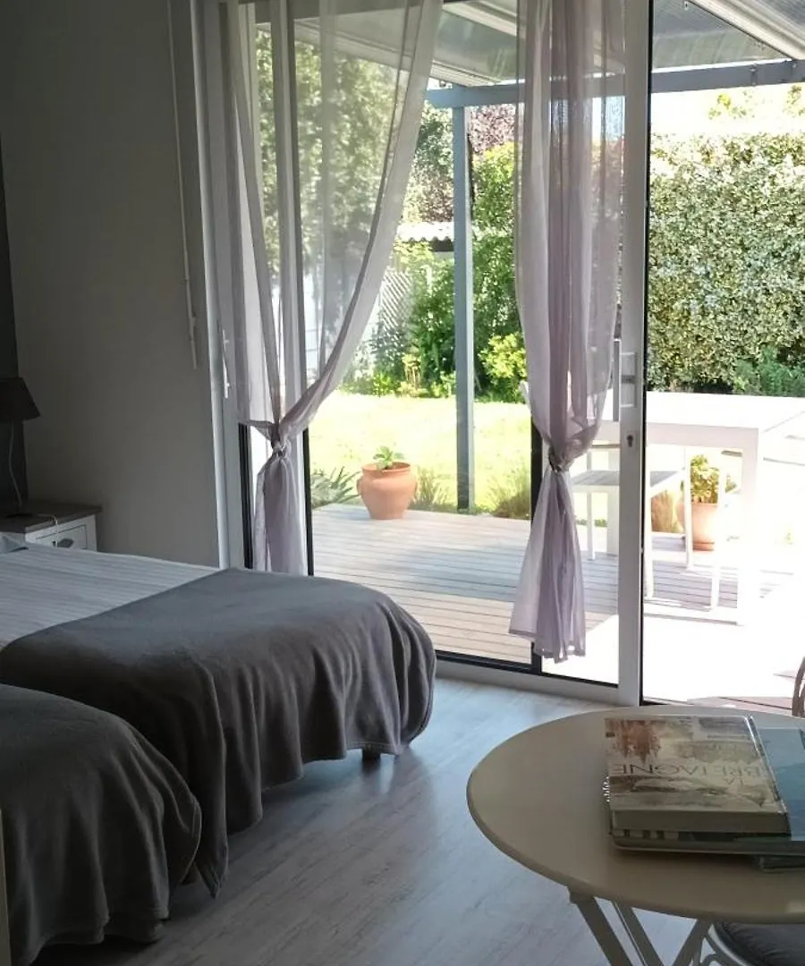 Les Chenes Bed & Breakfast Sarzeau 0*,  France